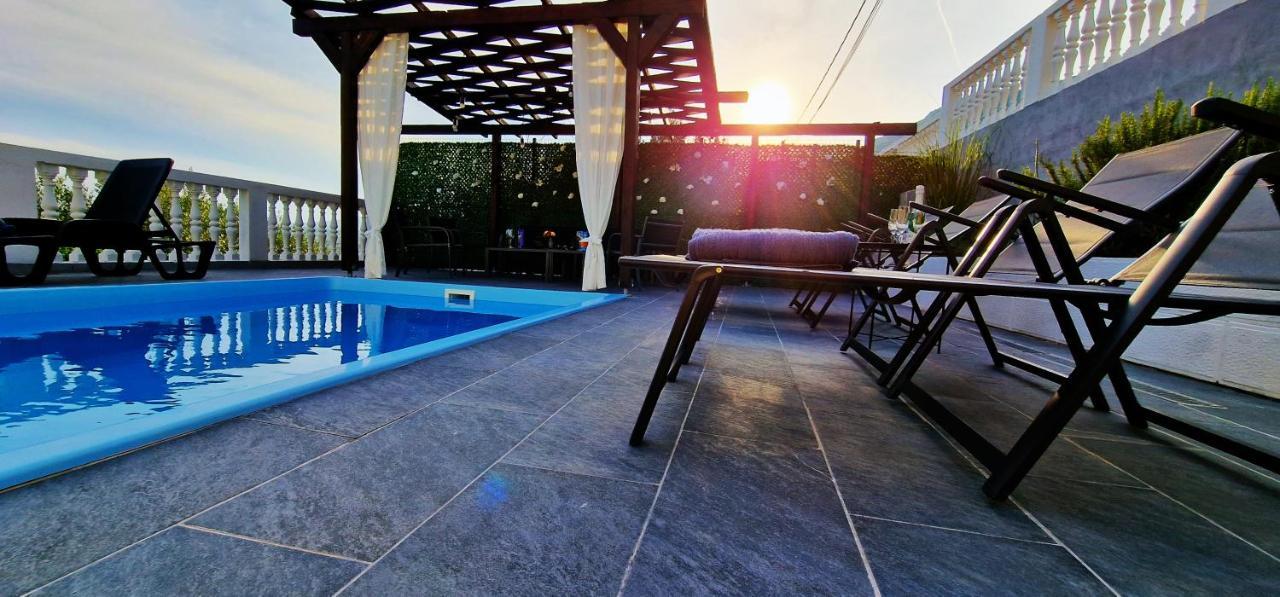 Kaštela Sunny Holiday House With Pool מראה חיצוני תמונה