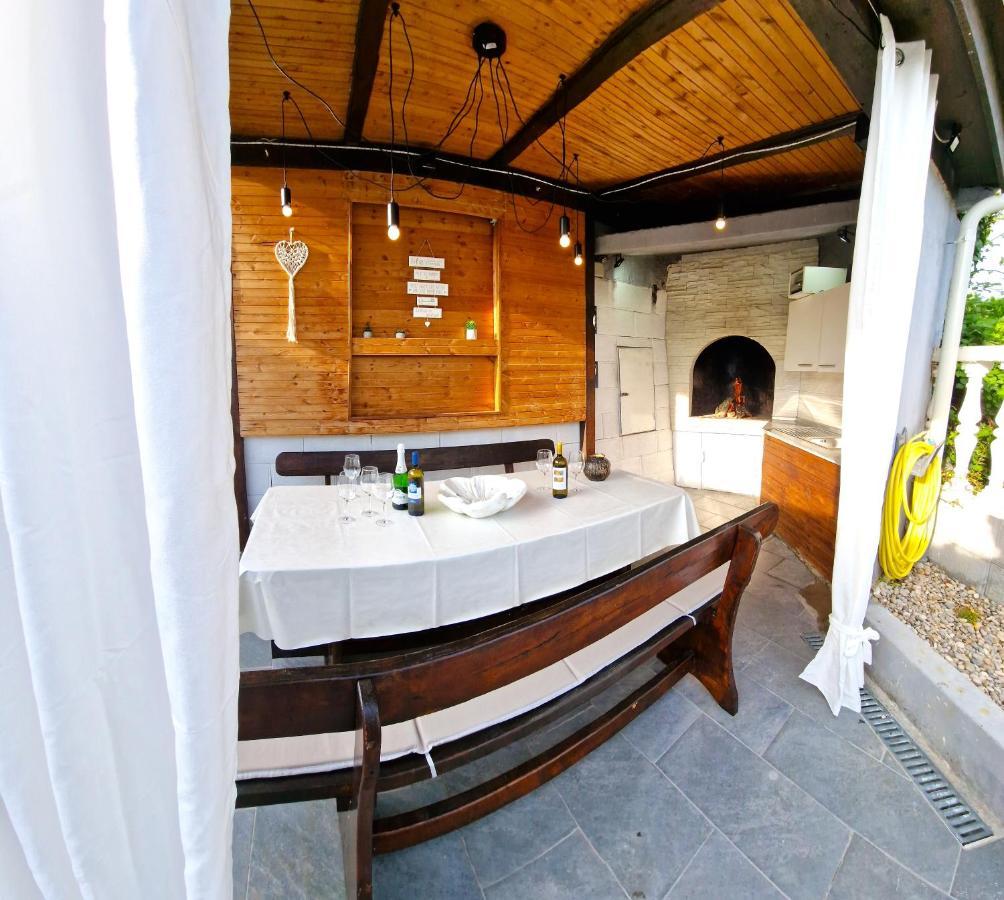 Kaštela Sunny Holiday House With Pool מראה חיצוני תמונה