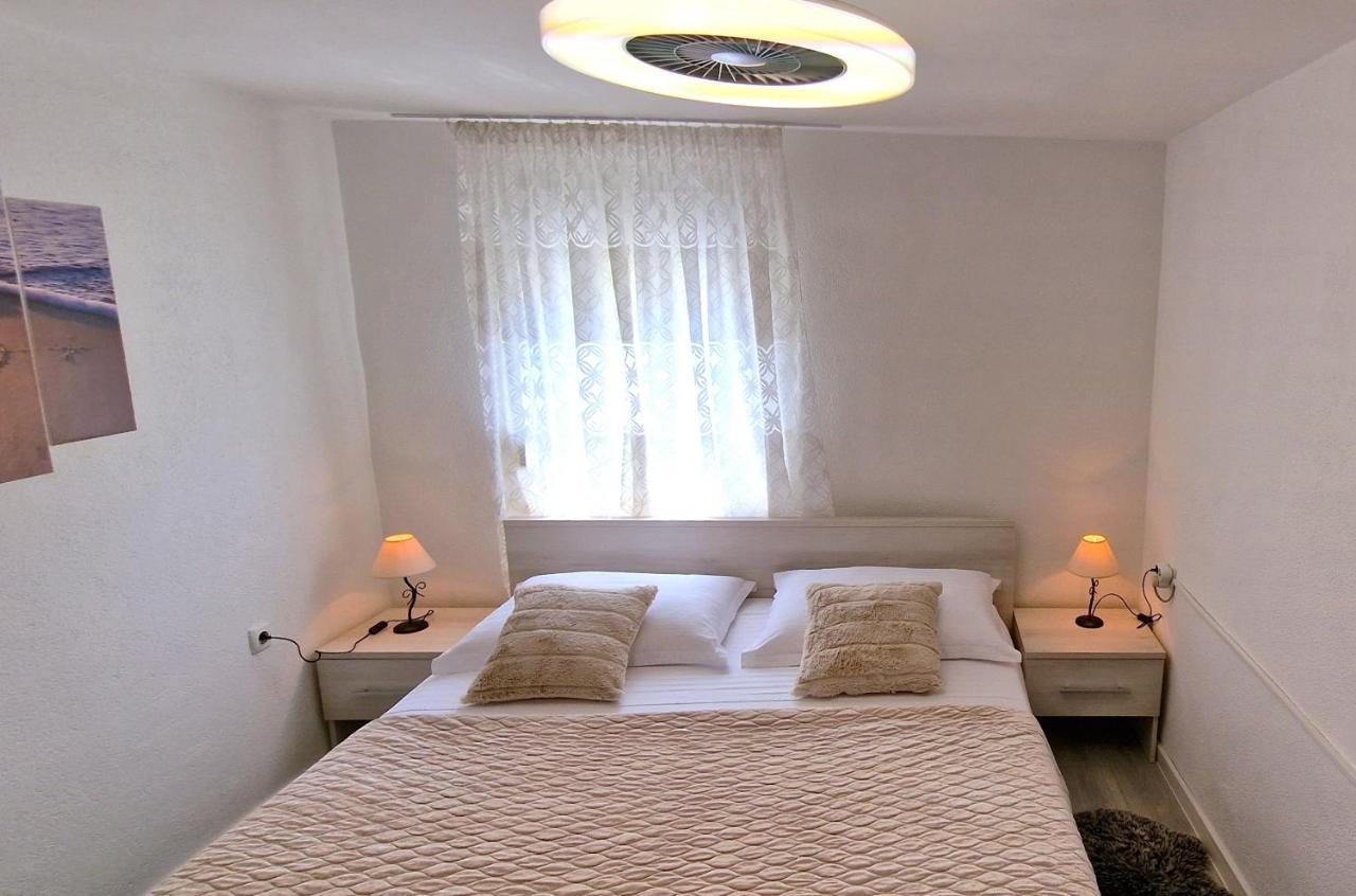 Kaštela Sunny Holiday House With Pool מראה חיצוני תמונה