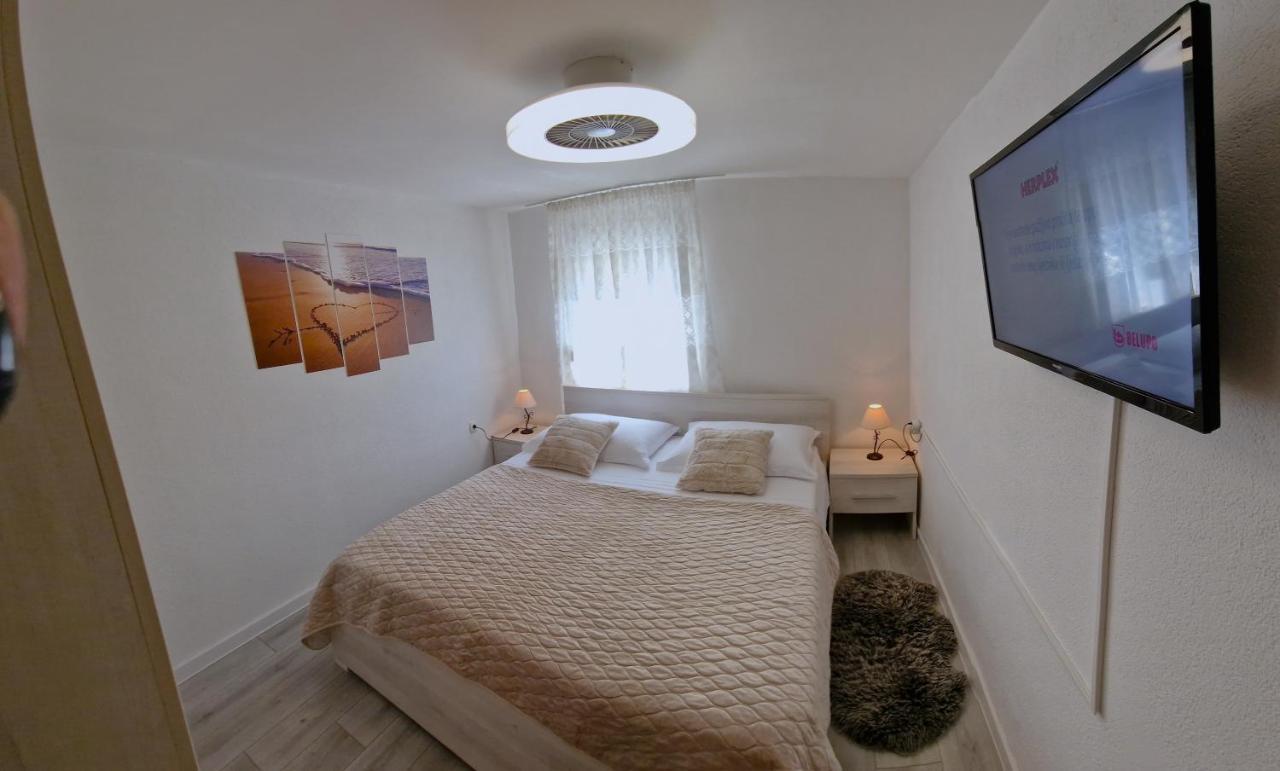 Kaštela Sunny Holiday House With Pool מראה חיצוני תמונה