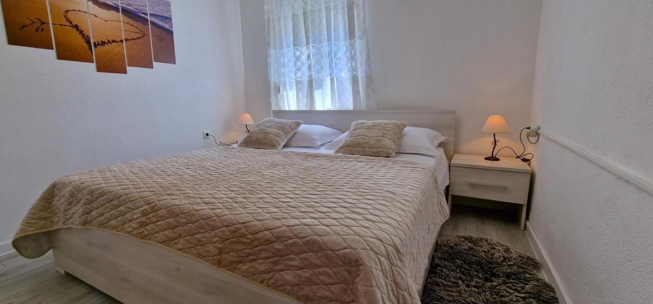 Kaštela Sunny Holiday House With Pool מראה חיצוני תמונה